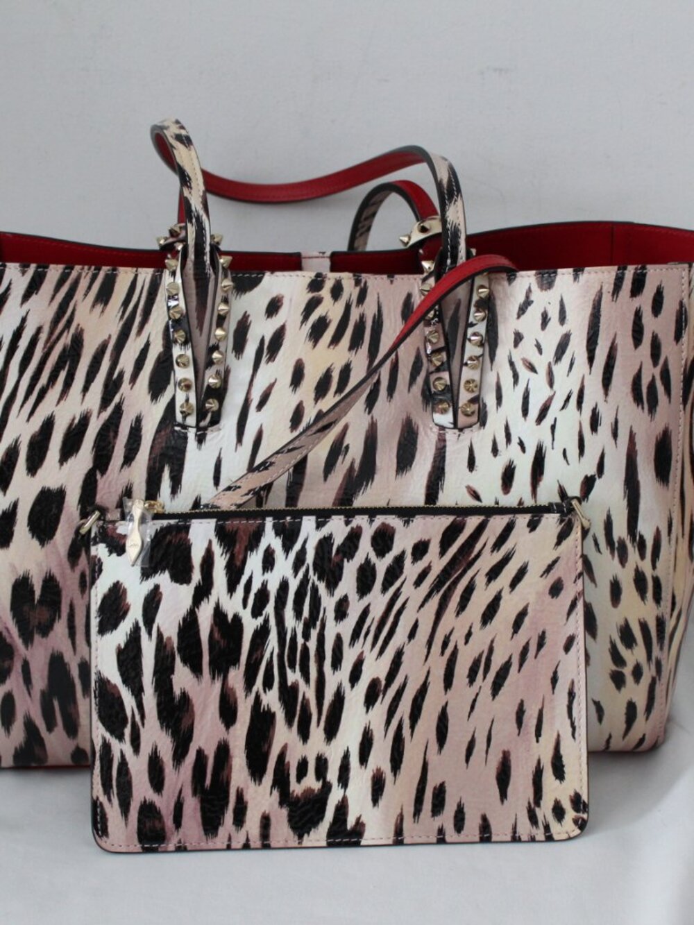 NWT CHRISTIAN LOUBOUTIN Cabata Gigi Leopard Leather Tote Bag Spikes w/Pouch Set